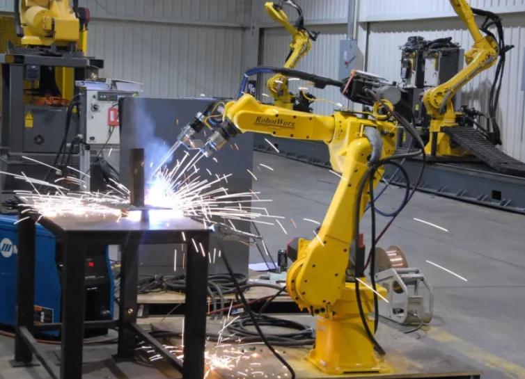 机器人自动焊接的优缺点对比